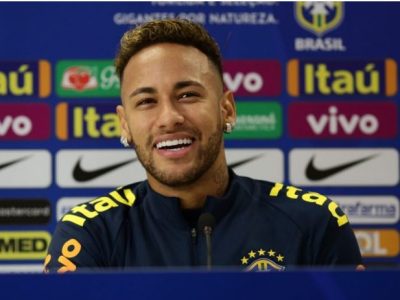 Neymar: Um Brilhante Ícone do Futebol Brasileiro